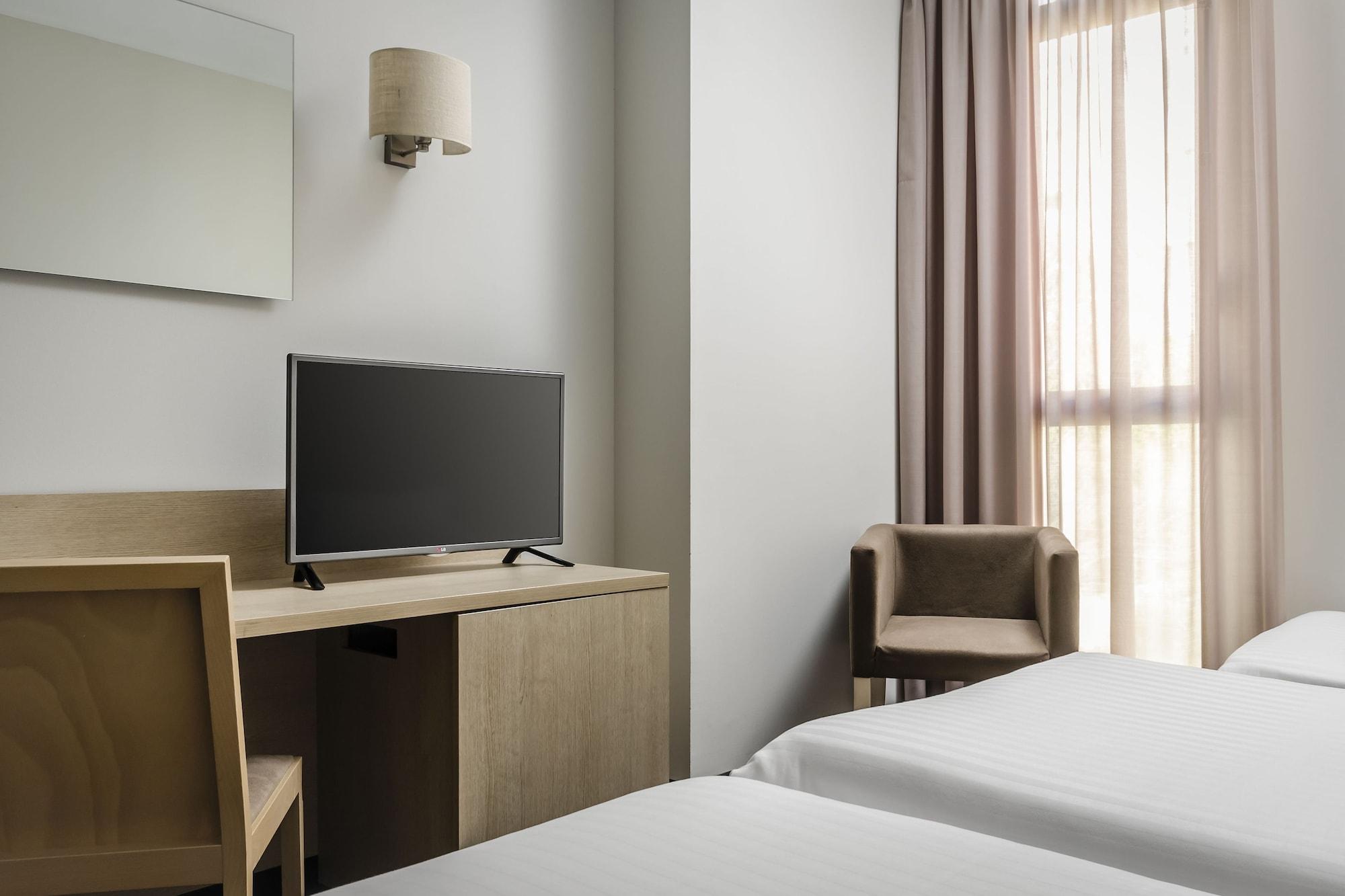 Hotel Exe Barcelona Gate Sant Joan Despí Екстериор снимка
