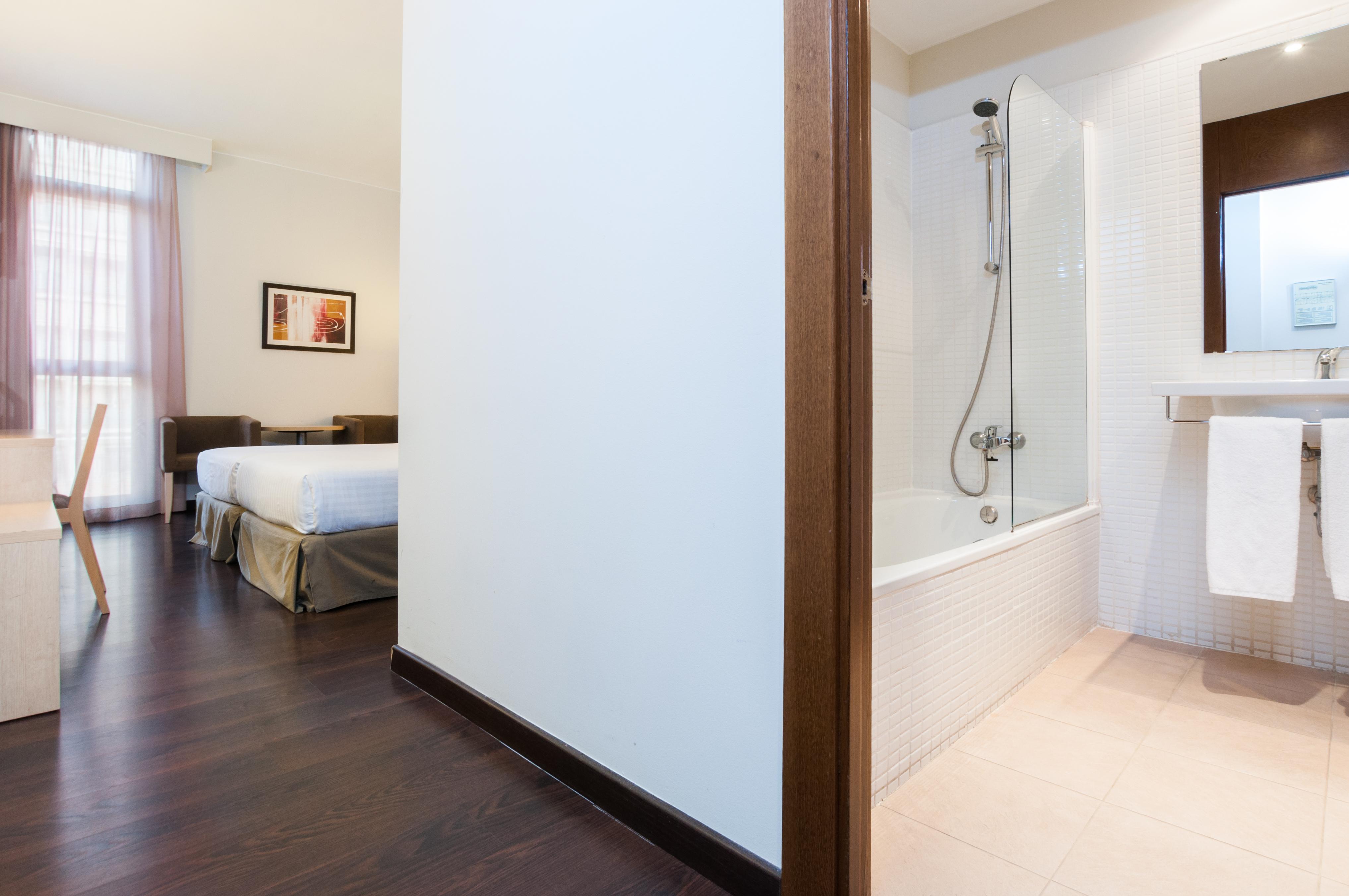 Hotel Exe Barcelona Gate Sant Joan Despí Екстериор снимка