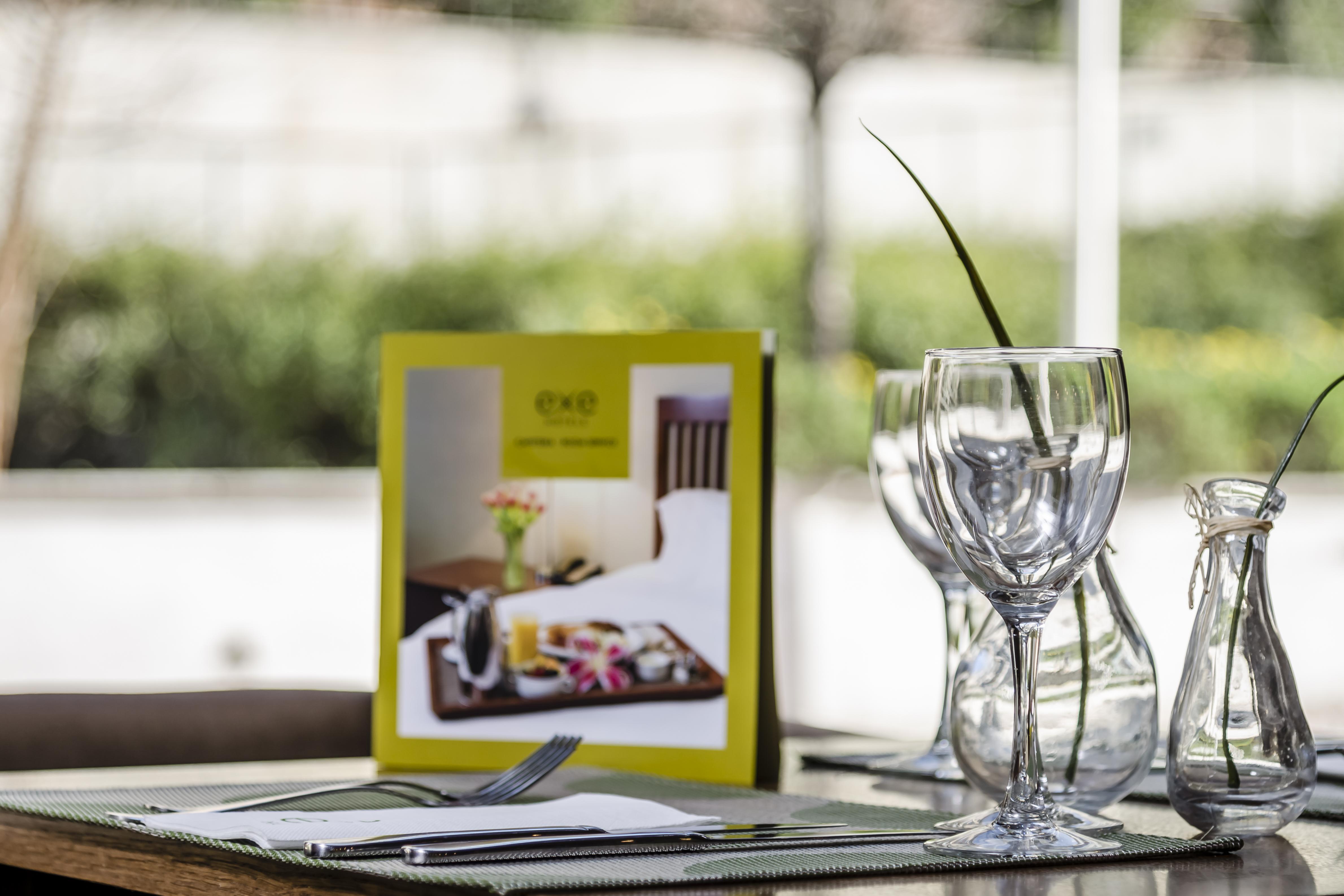 Hotel Exe Barcelona Gate Sant Joan Despí Екстериор снимка