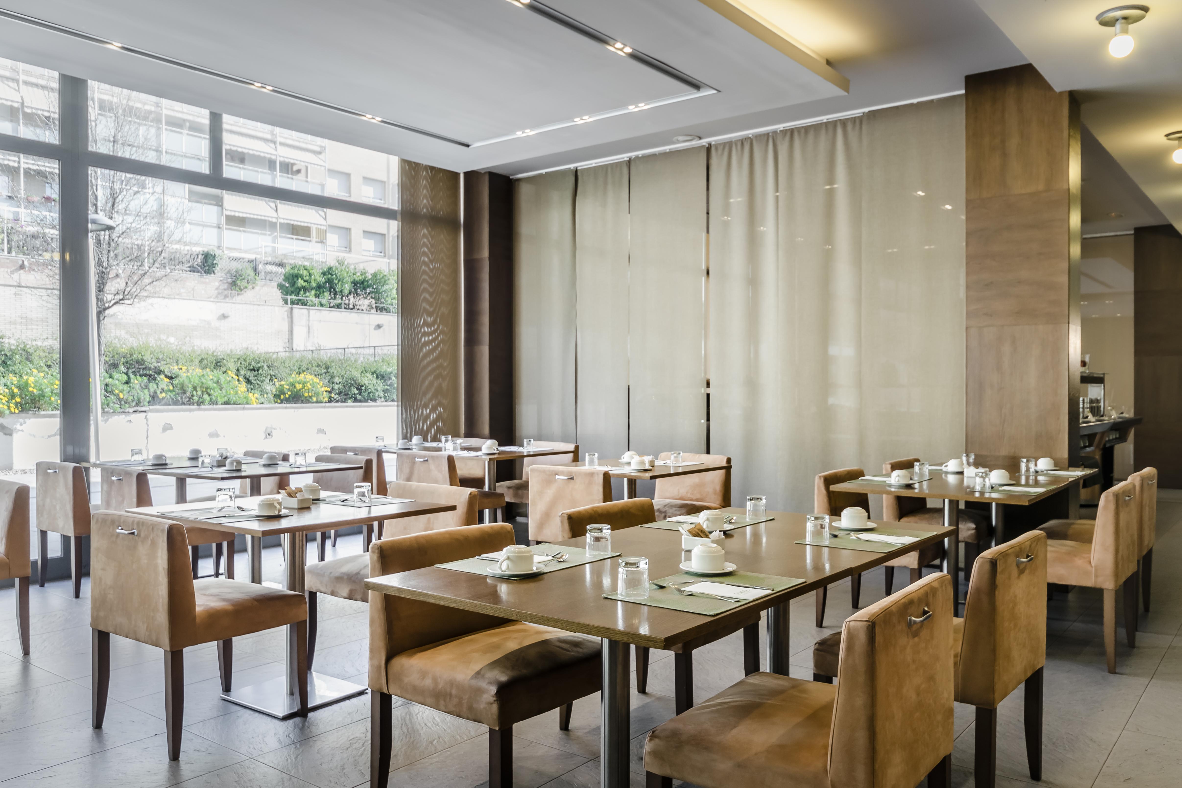 Hotel Exe Barcelona Gate Sant Joan Despí Екстериор снимка