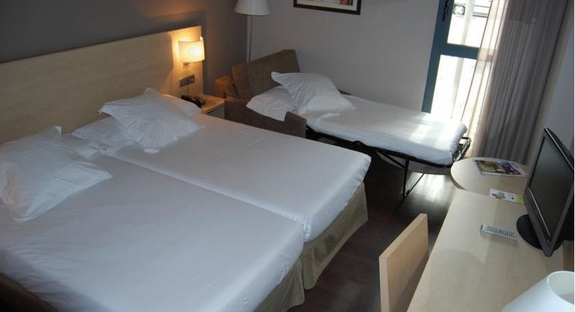 Hotel Exe Barcelona Gate Sant Joan Despí Екстериор снимка
