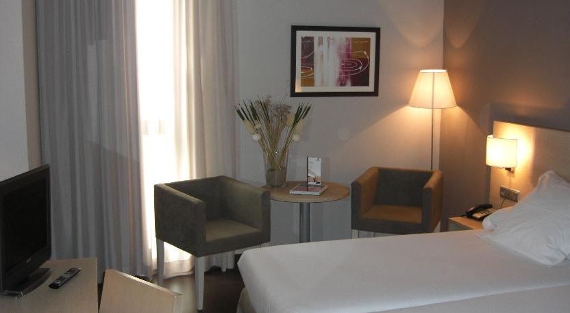 Hotel Exe Barcelona Gate Sant Joan Despí Стая снимка