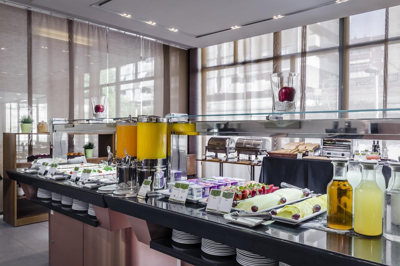 Hotel Exe Barcelona Gate Sant Joan Despí Екстериор снимка